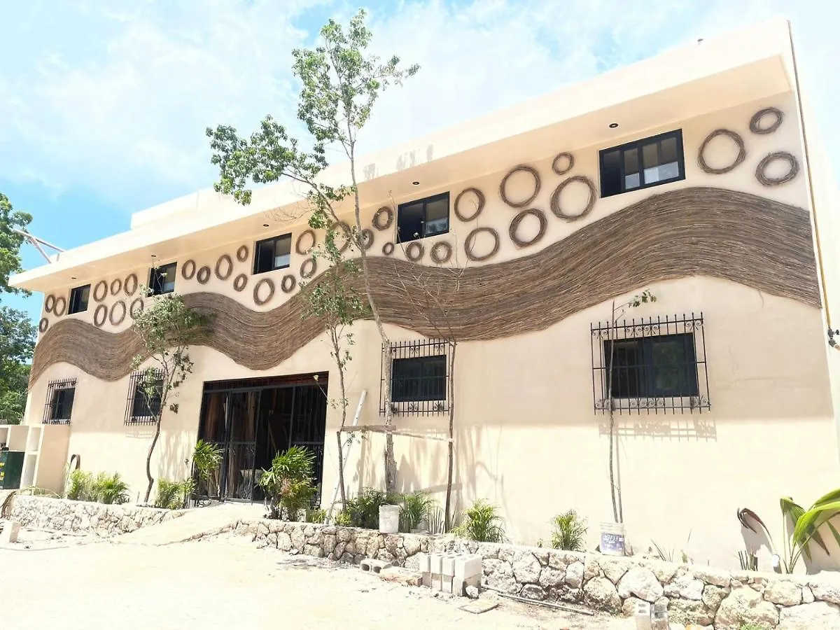 아파트 Family & Couples Harmonia Suites In 툴룸