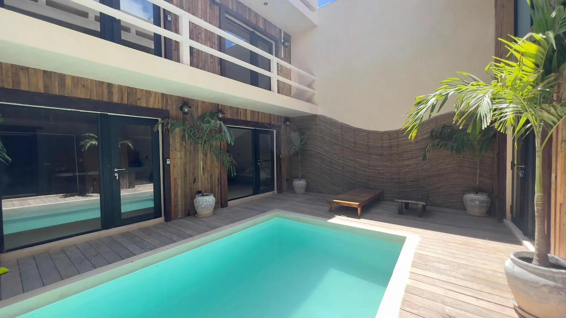 Family & Couples Harmonia Suites In 툴룸 0*,